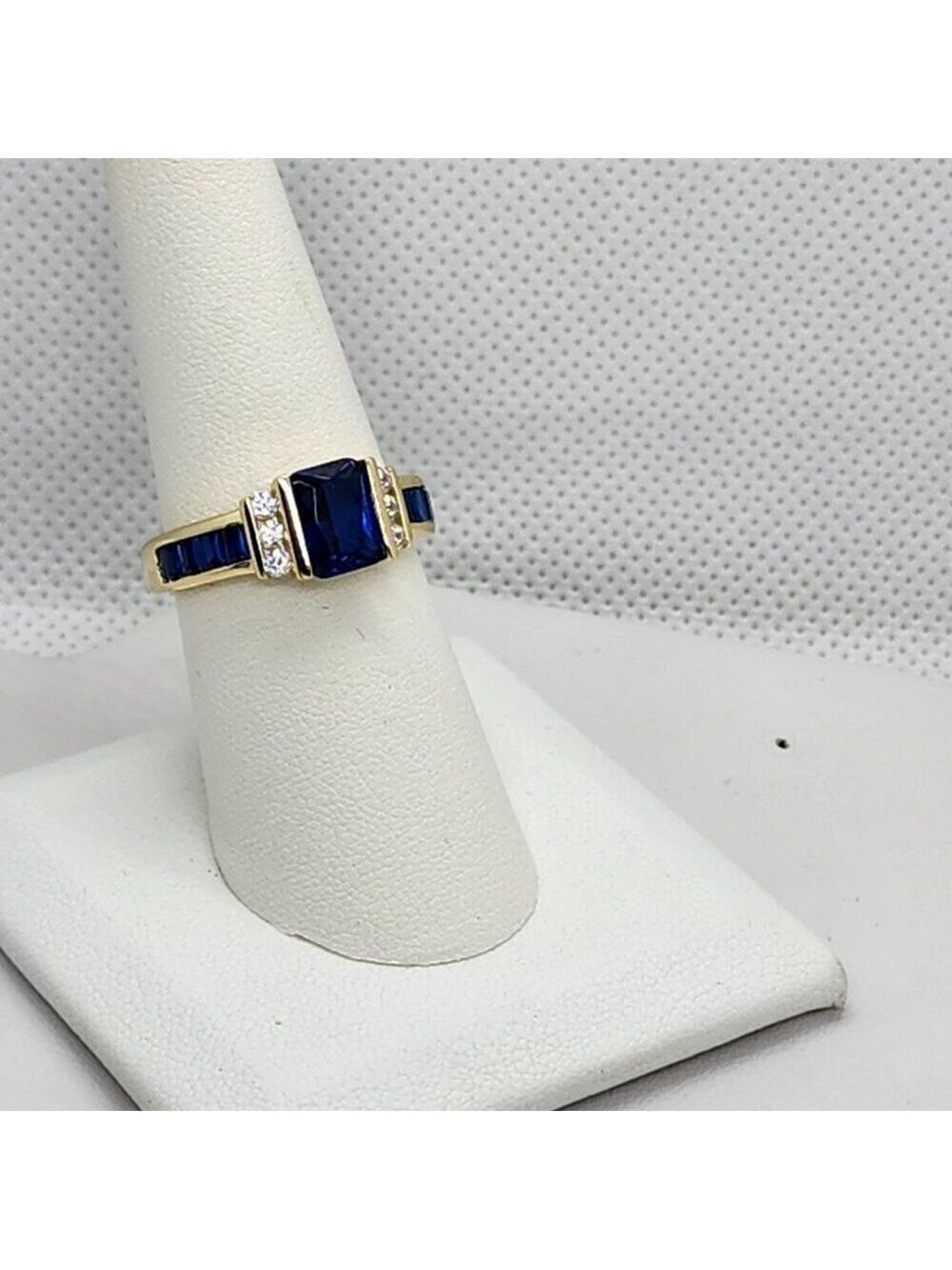 Brand New Sterling Silver 925 Blue Gemstones Ring